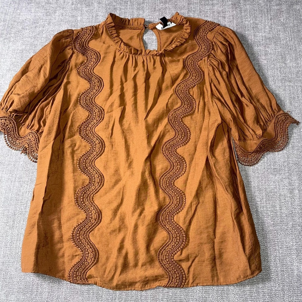 Express Cassins Detailed Blouse Top‎ Womens Small Brown Ruffle Neck Keyhole Back